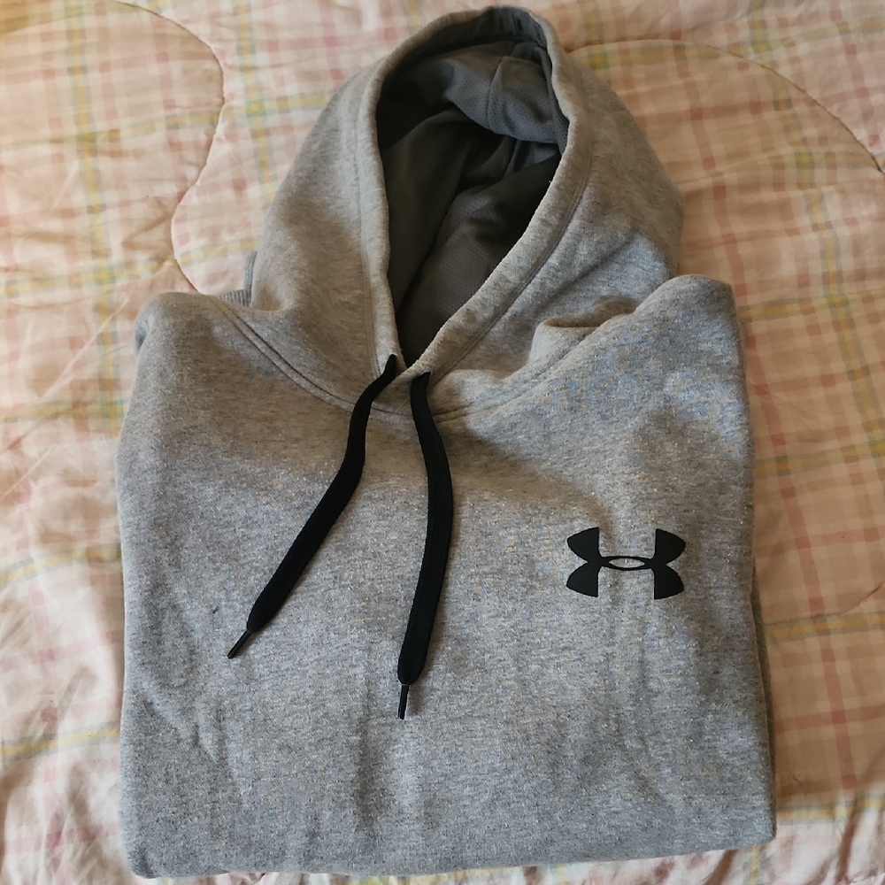 Under Armour Men's Heather Gray Hoodie